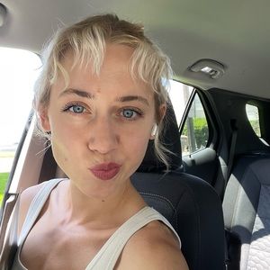 Meet your Posher, Aly